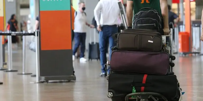 PF prende foragido acusado de trocar etiquetas de malas em aeroporto