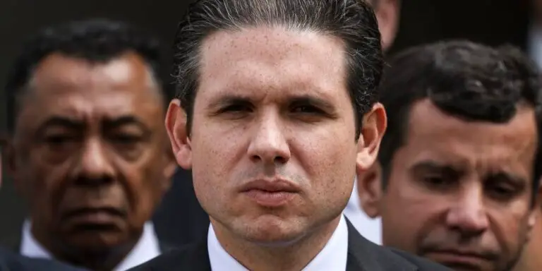 Oposição vai à Câmara, mas Hugo Motta proíbe reunião durante recesso
