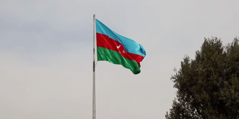 Azerbaijão firma parceria com Brasil para oferecer bolsas de pesquisa