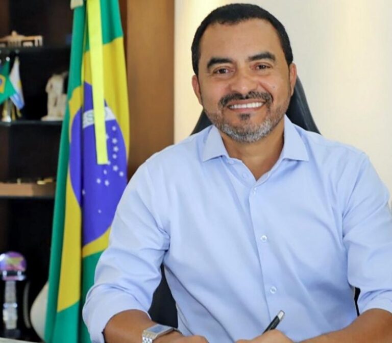 O Xadrez de Wanderlei: Entre o Cadeado do Palácio e a Porta do Senado