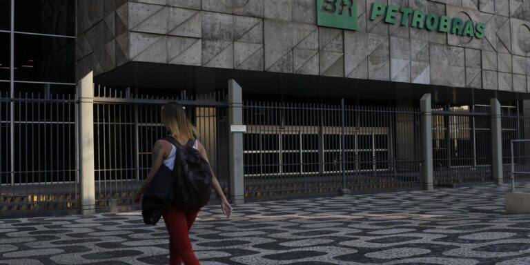Petrobras diz que pode reduzir impacto da alta do petróleo no Brasil
