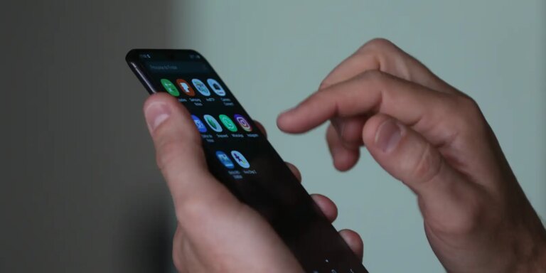 INSS alerta para golpes com aplicativo falso de reembolso de descontos