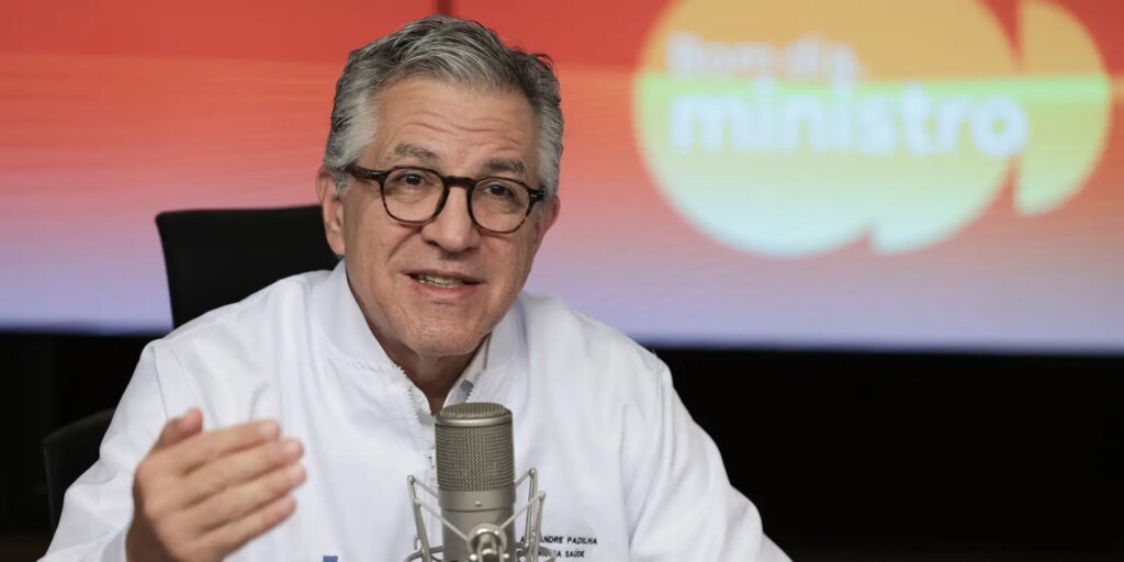 PF desmente ‘Veja’ e Padilha aciona Justiça sobre fake news contra Lul