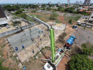 Quadra da Arse 72 recebe base para novo piso em Palmas