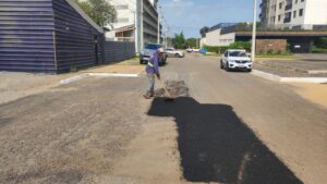 Palmas informa tapa-buracos em avenidas e manutenção de praças