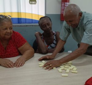 Cras Karajá II reúne idosos em atividade de convivência em Palmas