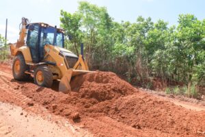 Estrada do Coqueirinho recebe cascalhamento em Palmas