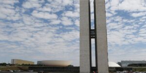 Presidente do Senado marca para segunda votação do fim da escala 6×1